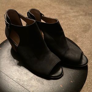 Lucky Brand Open toed cutout booties